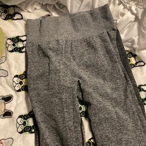 NWOT Pink Victoria’s Secret seamless leggings.